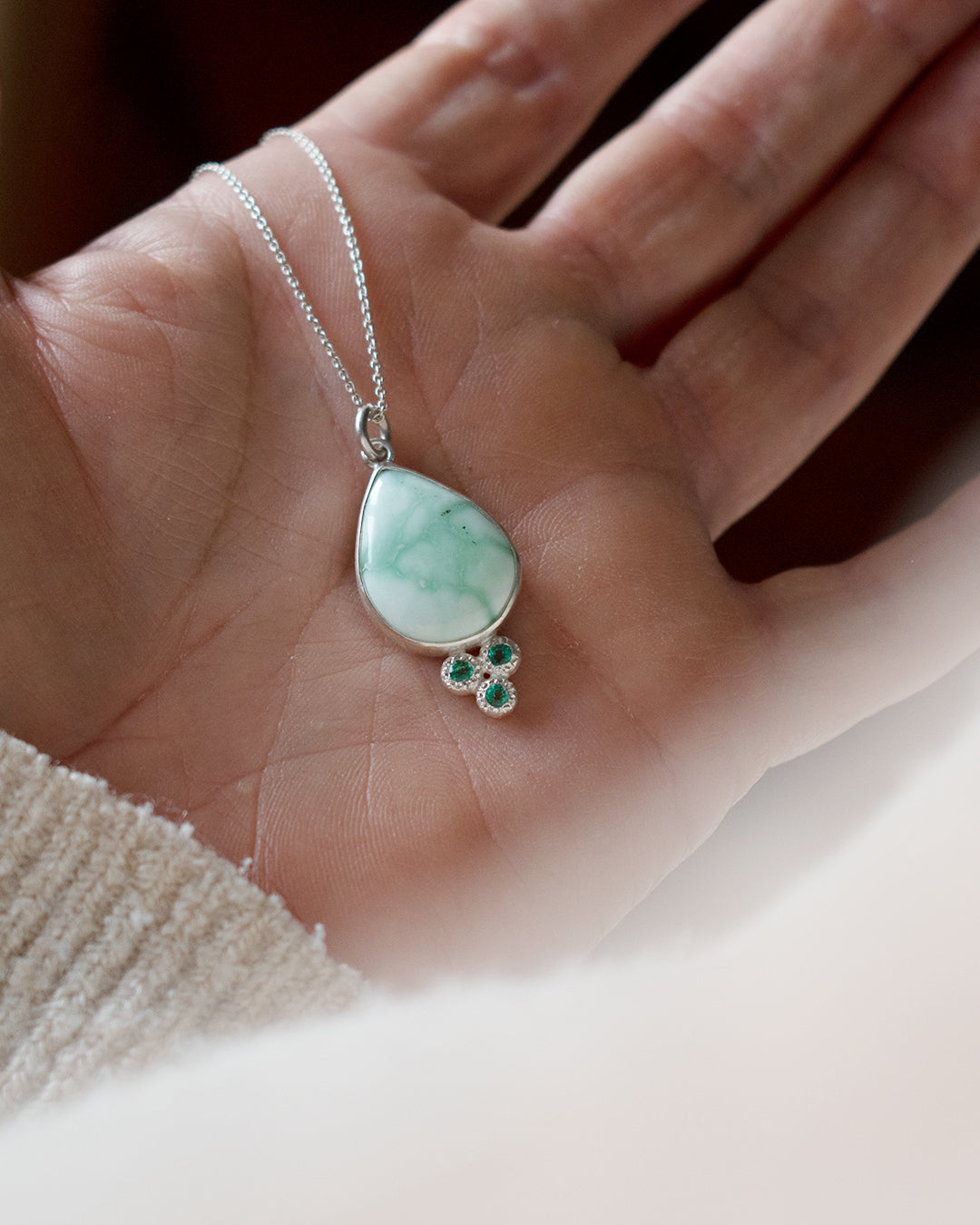 COLLAR TURQUESA Y ESMERALDAS