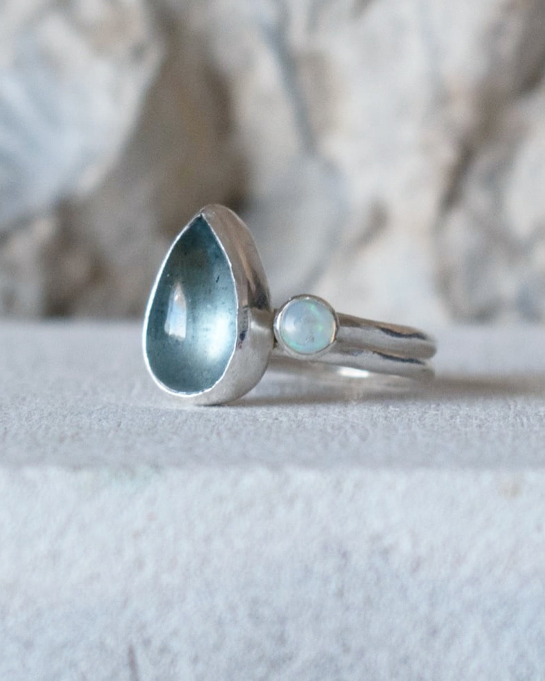 ANILLO AGUAMARINA Y ÓPALO