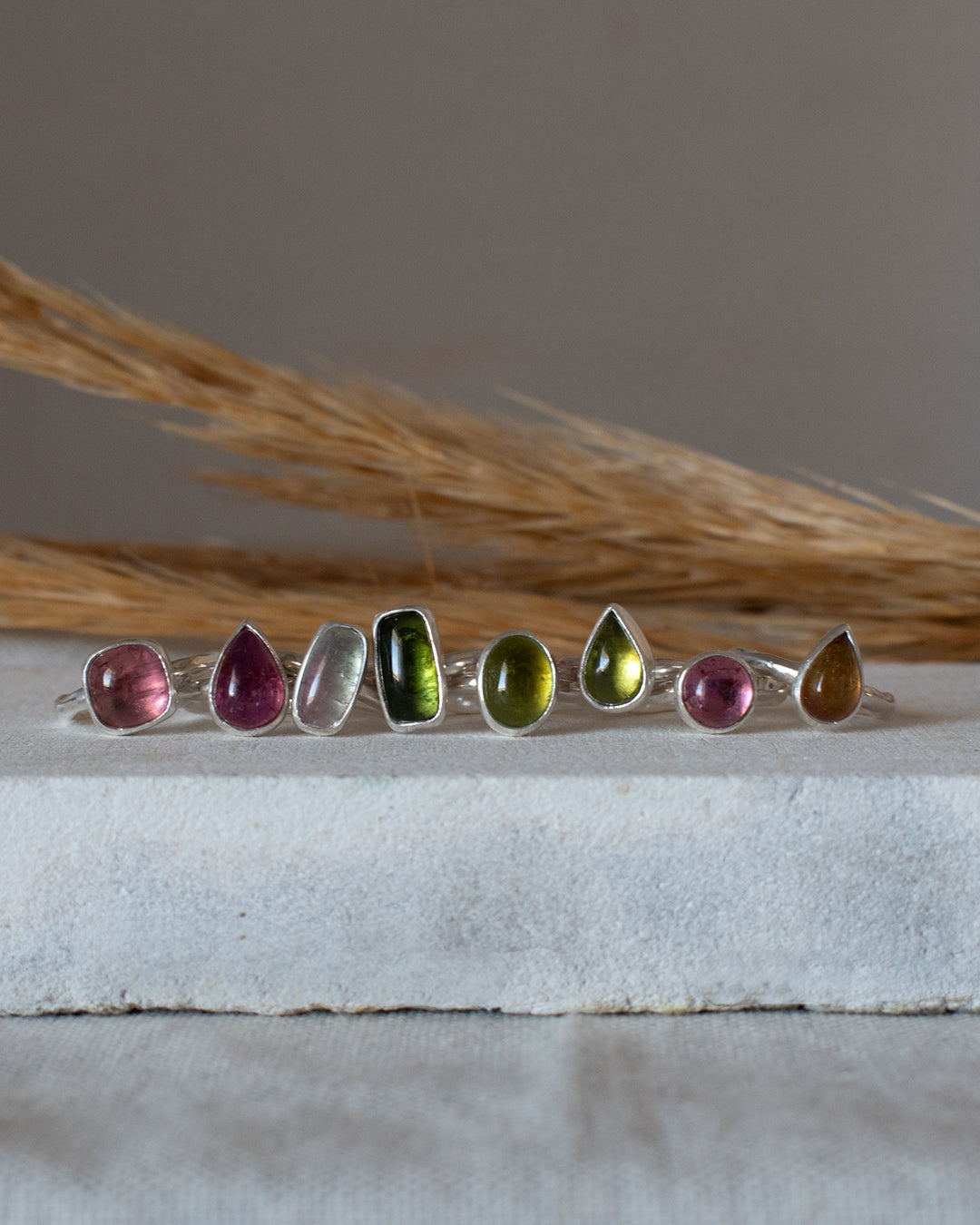 COLECCIÓN ANILLO ORGANICOS DE TURMALINA