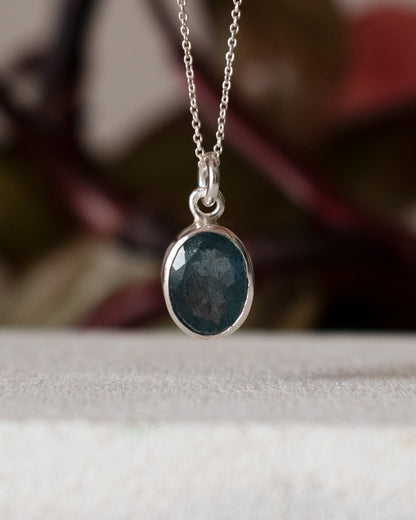 COLLAR OVAL DE AGUAMARINA