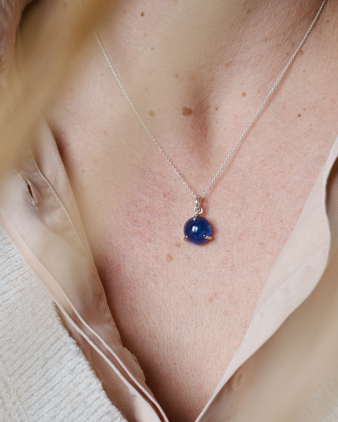 COLLAR DE TANZANITA REDONDA