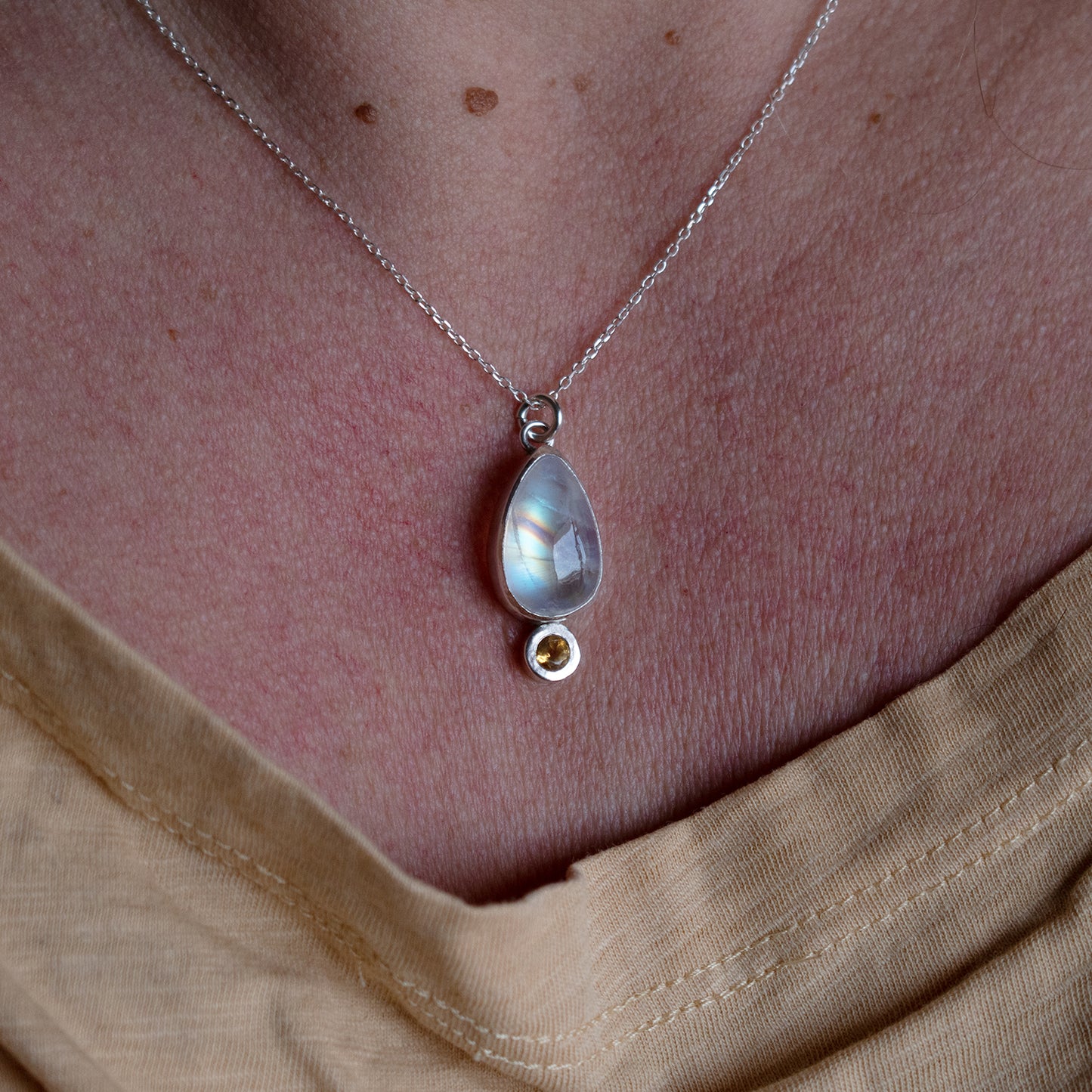 COLLAR PIEDRA LUNA Y CITRINO