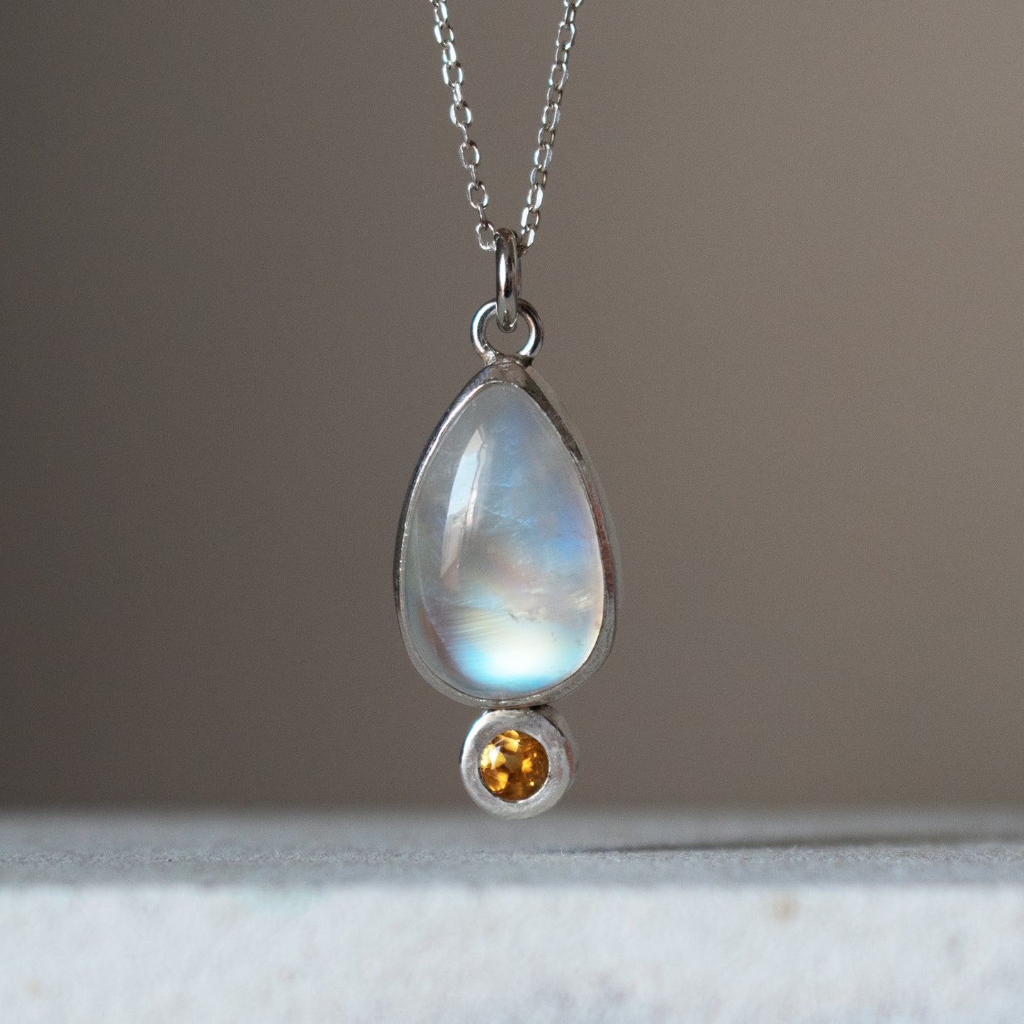 COLLAR PIEDRA LUNA Y CITRINO