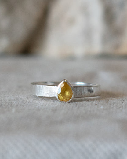 ANILLO ZAFIRO AMARRILLO
