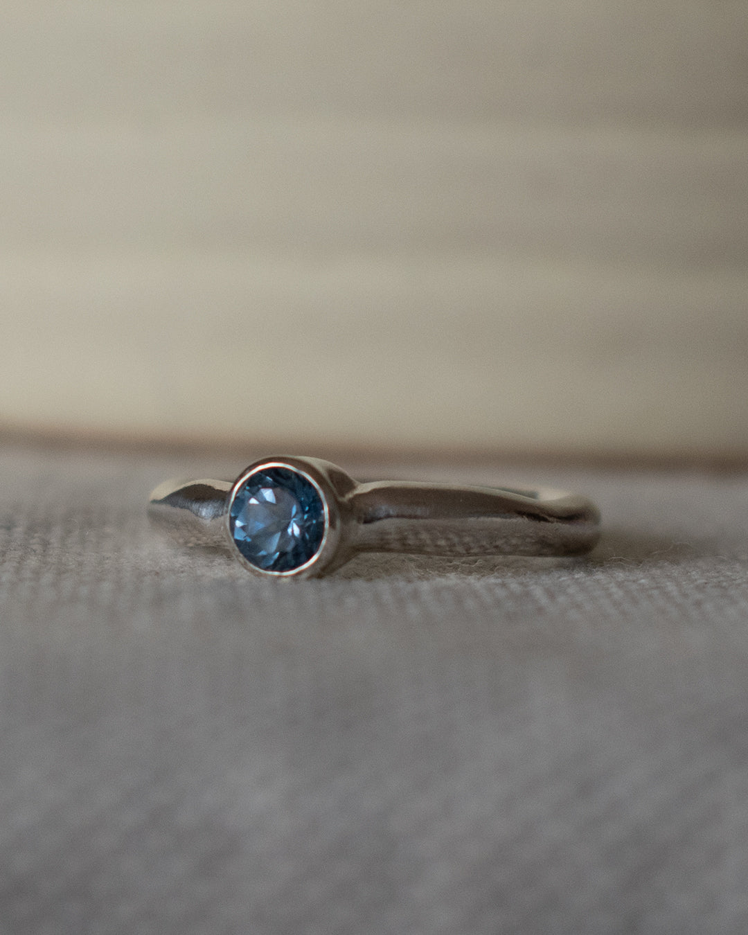 ANILLO DUNA ZAFIRO AUSTRALIANO